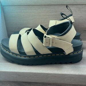 Dr. Martens Blaire fisherman sandal, light/ normal wear